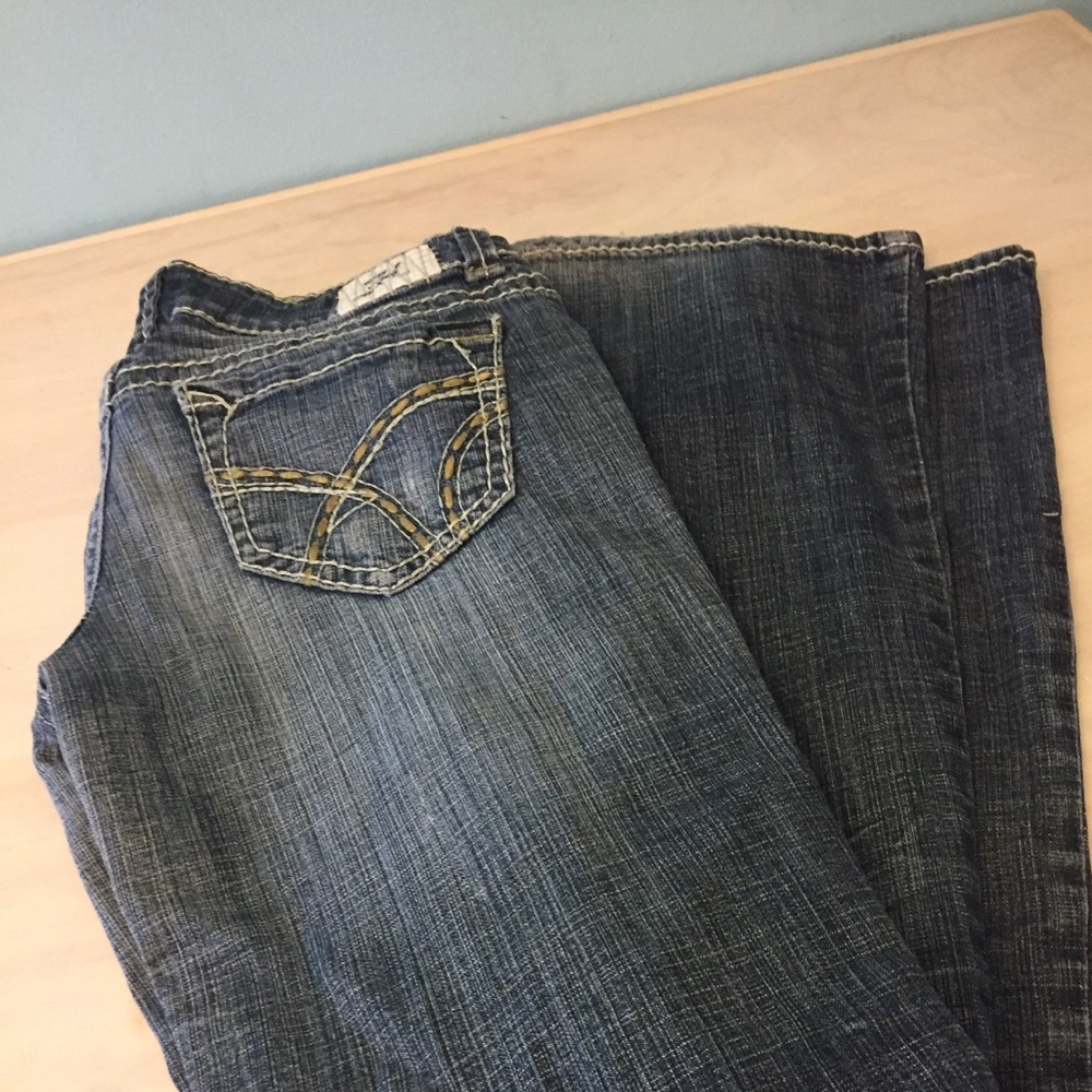 Hydraulic low rise boot flare jeans